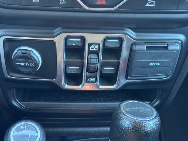 Certified 2023 Jeep Gladiator Overland AWD/4WD image 38