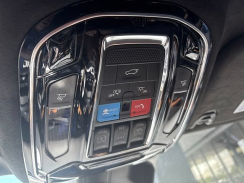 Used 2023 Jeep Grand Wagoneer L Series III w/ Rear Seat Video Group 1 AWD/4WD image 17
