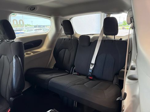 Used 2023 Chrysler Voyager LX FWD image 15