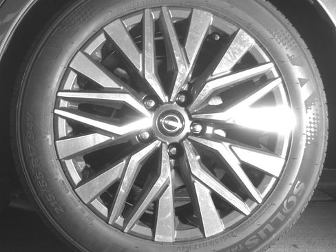Used 2025 Nissan Altima 2.5 SV FWD image 14