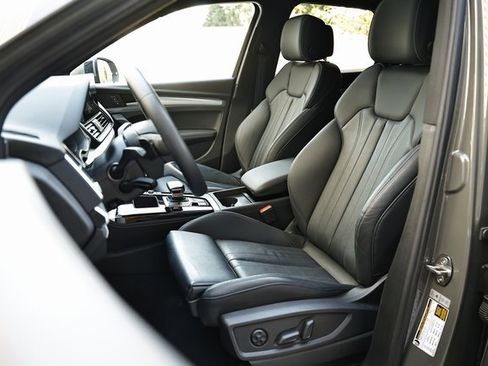 Used 2025 Audi Q5 2.0T Premium Plus w/ Premium Plus Package image 22