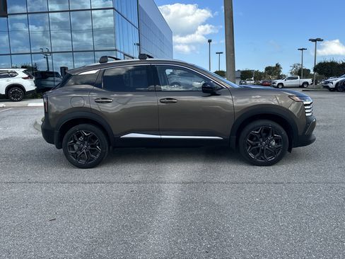 New 2026 Nissan Kicks SR FWD image 6