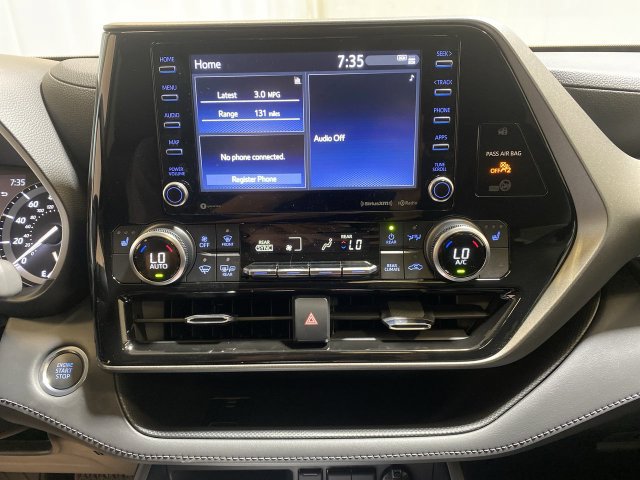 Used 2021 Toyota Highlander XLE AWD/4WD image 15
