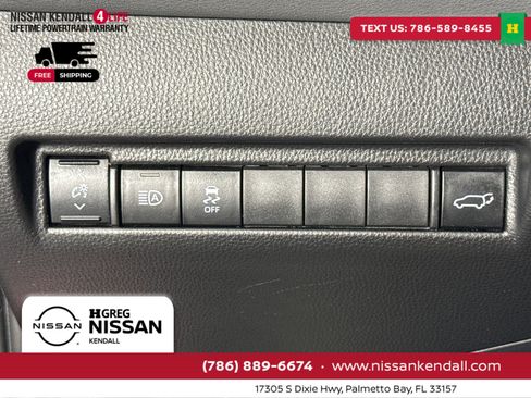 Used 2022 Toyota Venza LE image 26