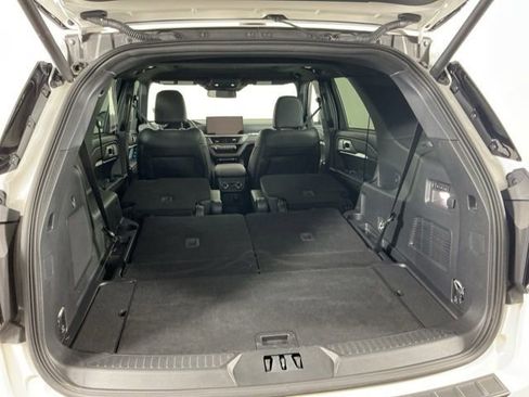 Used 2025 Ford Explorer ST AWD/4WD image 34