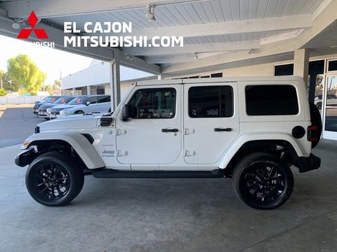 Used 2022 Jeep Wrangler Unlimited Sahara w/ Cold Weather Group image 9