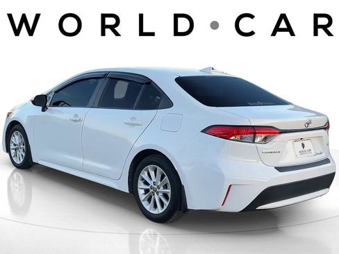 Used 2020 Toyota Corolla LE w/ LE Premium Package image 5