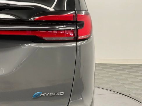 Used 2022 Chrysler Pacifica Pinnacle image 12