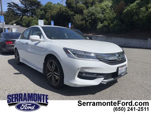 Used 2016 Honda Accord Touring image 1