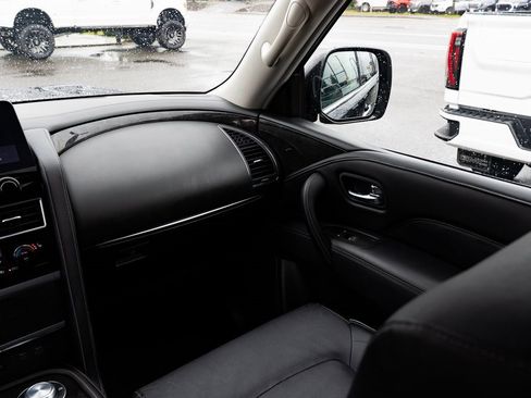 Used 2024 INFINITI QX80 Luxe image 10