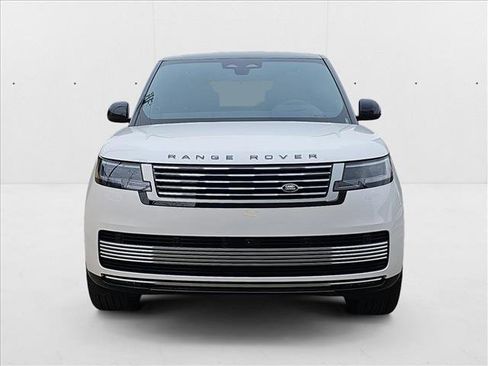 New 2025 Land Rover Range Rover SV image 2