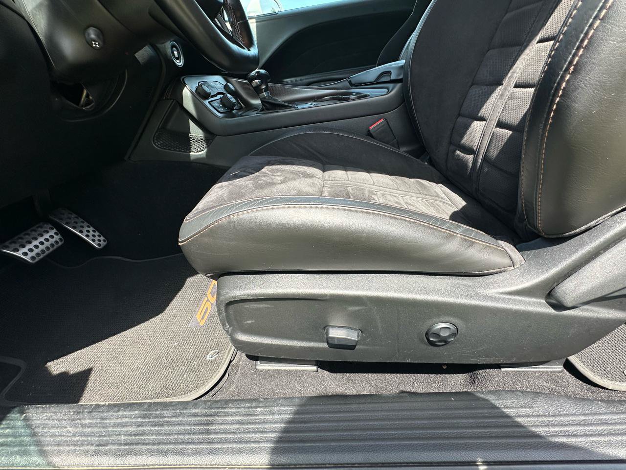 Used 2020 Dodge Challenger R/T RWD image 33