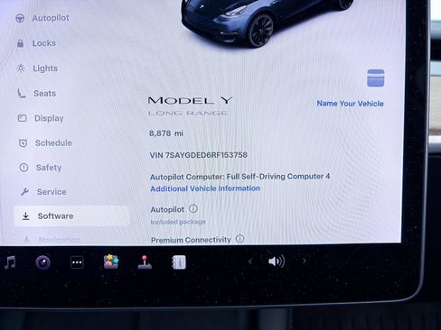 Used 2024 Tesla Model Y Long Range image 25
