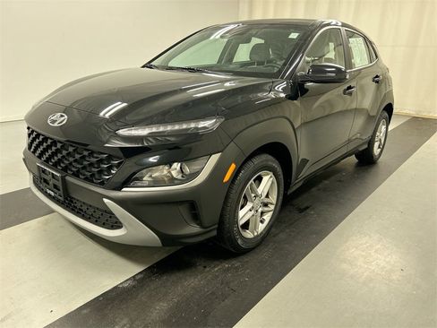 Used 2023 Hyundai Kona SE w/ Cargo Package image 5