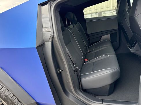 Used 2025 Tesla Cybertruck AWD Crew Cab image 21