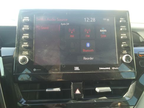 Used 2022 Toyota Camry XLE w/ Navigation Upgrade Package image 21