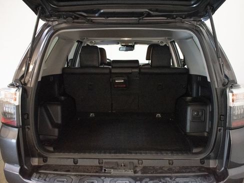 Used 2021 Toyota 4Runner TRD Off-Road Premium w/ Moonroof Package AWD/4WD image 26