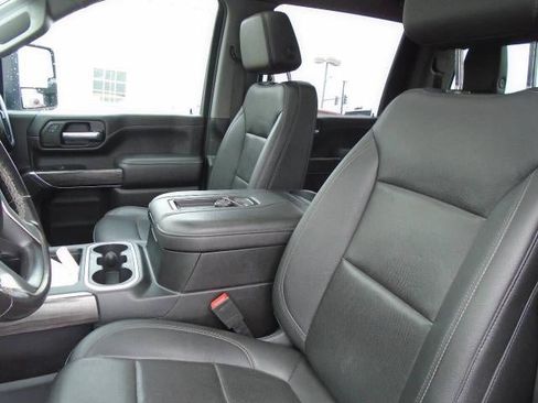 Used 2022 Chevrolet Silverado 3500 LTZ w/ LTZ Convenience Package image 16