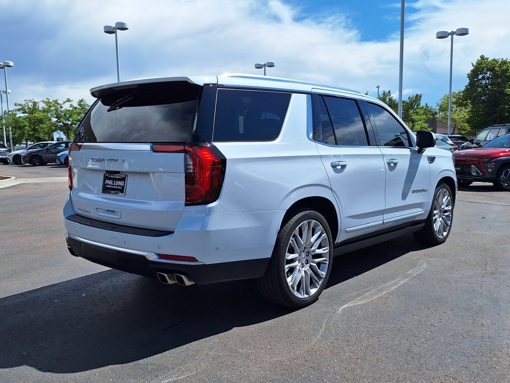 Used 2026 GMC Yukon Denali w/ Denali Reserve Package AWD/4WD image 3