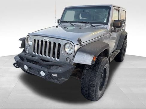 Used 2015 Jeep Wrangler Sahara image 2