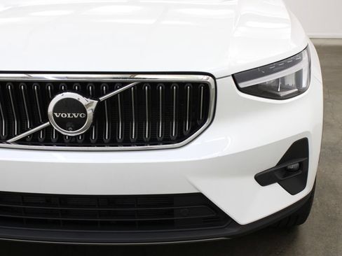 Used 2024 Volvo XC40 B5 Plus w/ Protection Package AWD/4WD image 8