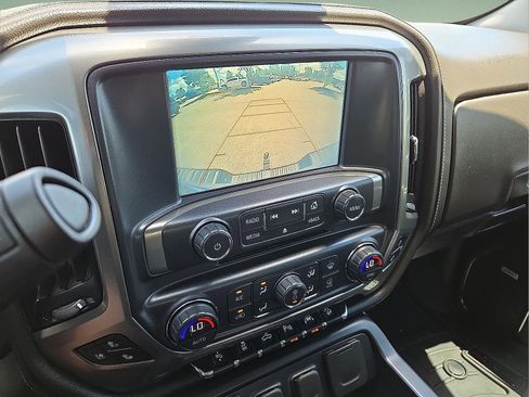 Used 2018 Chevrolet Silverado 1500 LTZ Z71 w/ LTZ Plus Package AWD/4WD image 17