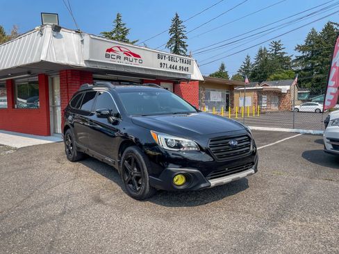 Used 2017 Subaru Outback 2.5i Limited AWD/4WD image 4