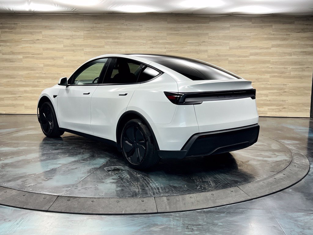 Used 2026 Tesla Model Y Long Range RWD image 12