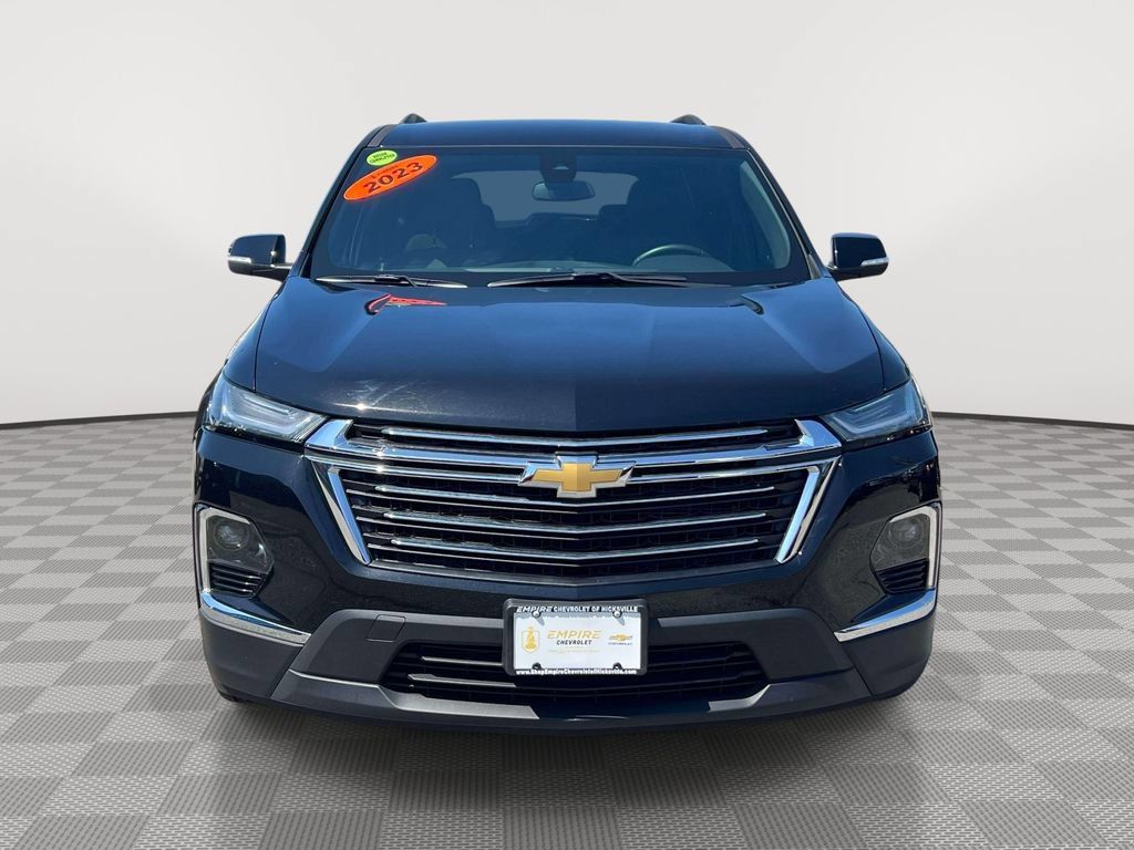 Used 2023 Chevrolet Traverse LT AWD/4WD image 2