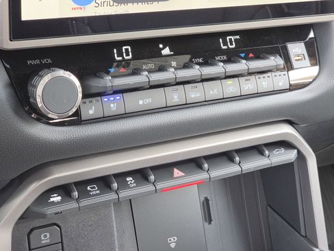 New 2026 Toyota Tundra Limited AWD/4WD image 22