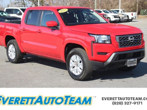 Used 2023 Nissan Frontier SV image 1