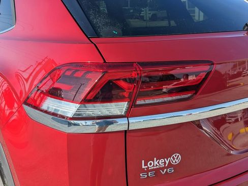 Used 2023 Volkswagen Atlas Cross Sport SE image 9