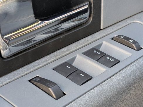 Used 2012 Ford F150 XLT w/ XLT Chrome Pkg image 22