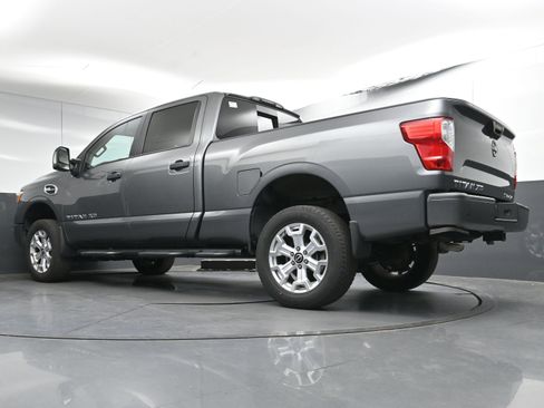 Used 2023 Nissan Titan SV w/ SV Convenience Package image 29