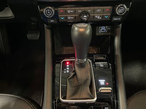 Used 2023 Jeep Compass Limited image 32