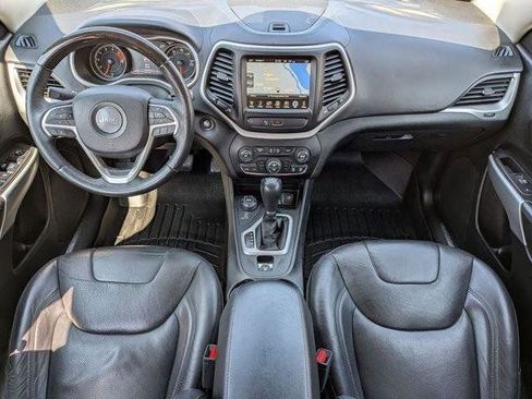 Used 2018 Jeep Cherokee Overland AWD/4WD image 27