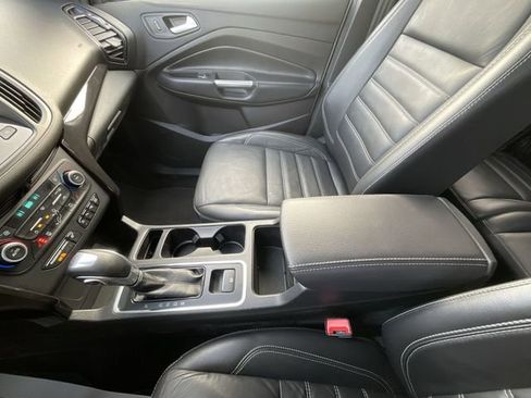 Certified 2019 Ford Escape Titanium image 21