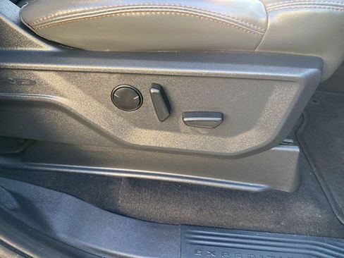 Used 2025 Ford Expedition Active image 44