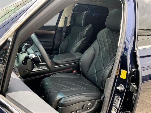 Used 2025 Genesis GV80 3.5T Prestige AWD/4WD image 8