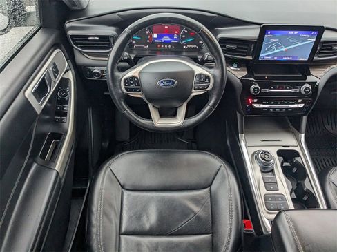 Used 2021 Ford Explorer Limited w/ Equipment Group 301A image 17