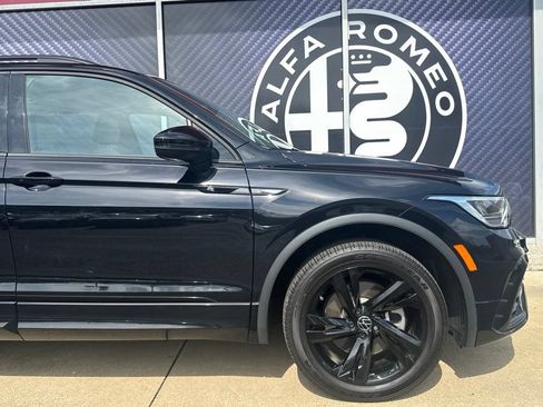 Used 2024 Volkswagen Tiguan SE R-Line AWD/4WD image 3