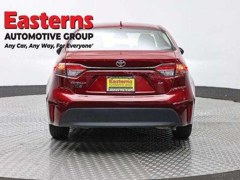 Used 2025 Toyota Corolla LE FWD image 6