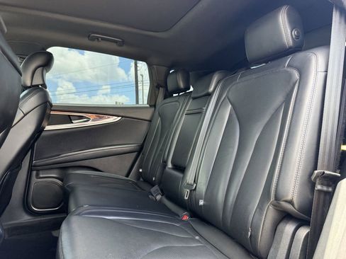 Used 2018 Lincoln MKX Reserve FWD image 21