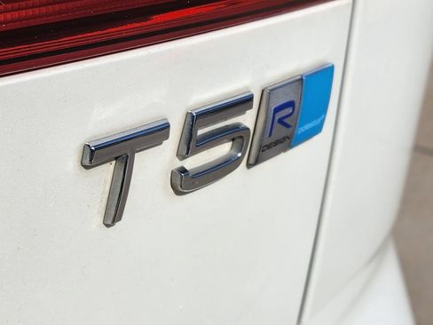 Used 2019 Volvo XC60 T5 R-Design w/ Protection Package Premier FWD image 17