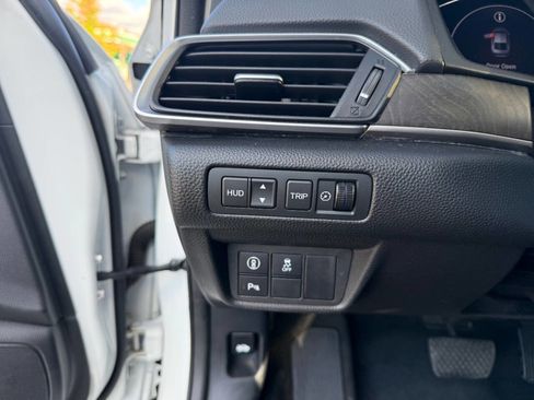 Used 2018 Honda Accord Touring image 13