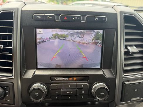 Used 2019 Ford F150 XLT w/ Equipment Group 302A Luxury AWD/4WD image 17