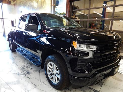 Used 2025 Chevrolet Silverado 1500 RST w/ Convenience Package II image 2