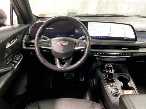 Used 2025 Cadillac XT4 Sport image 17