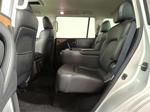 Used 2022 Nissan Armada SL w/ Captain's Chairs Package image 13