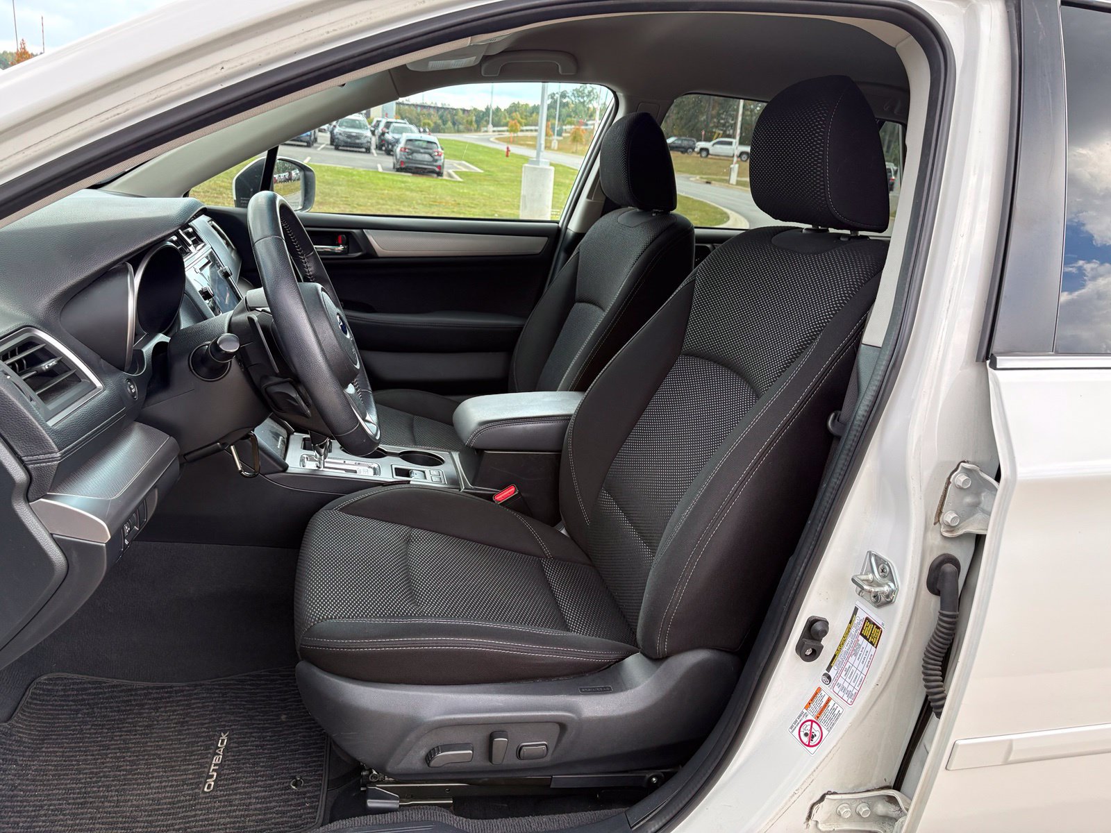 Used 2018 Subaru Outback 2.5i Premium AWD/4WD image 25